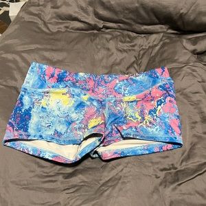 Low rise, multi color shorts from Fleo. Good condition. Size M.